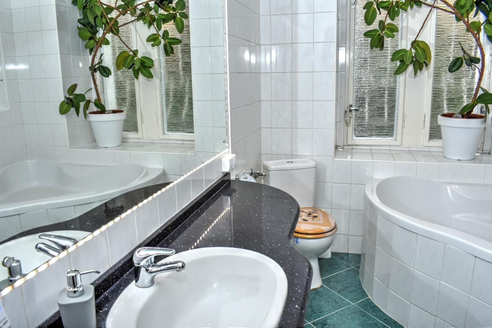 Karlsbad Promenade Apartment Екстер'єр фото